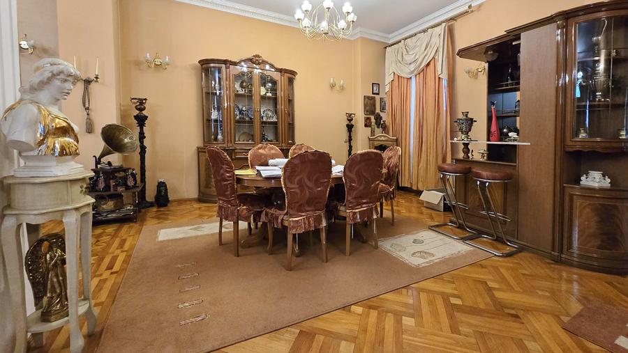 Investitie sau locuinta de exceptie! Spatiu generos, teren, consolidata, garaj