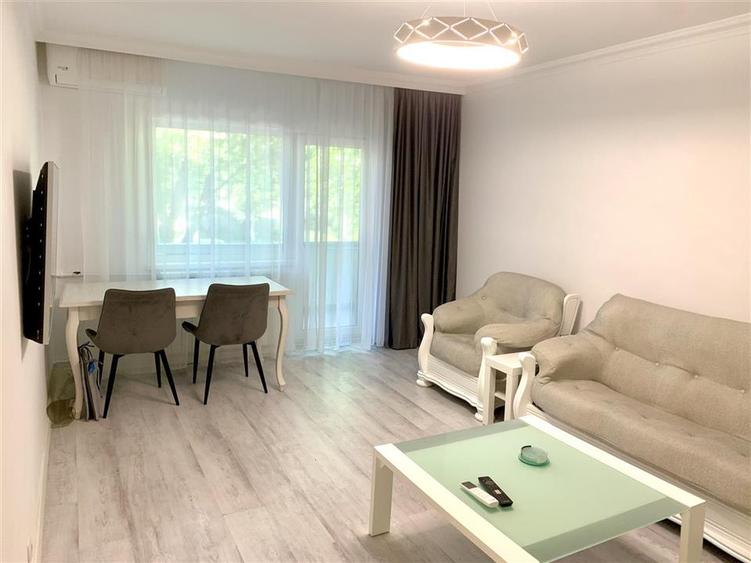RECO Apartament 3 camere, decomandat .