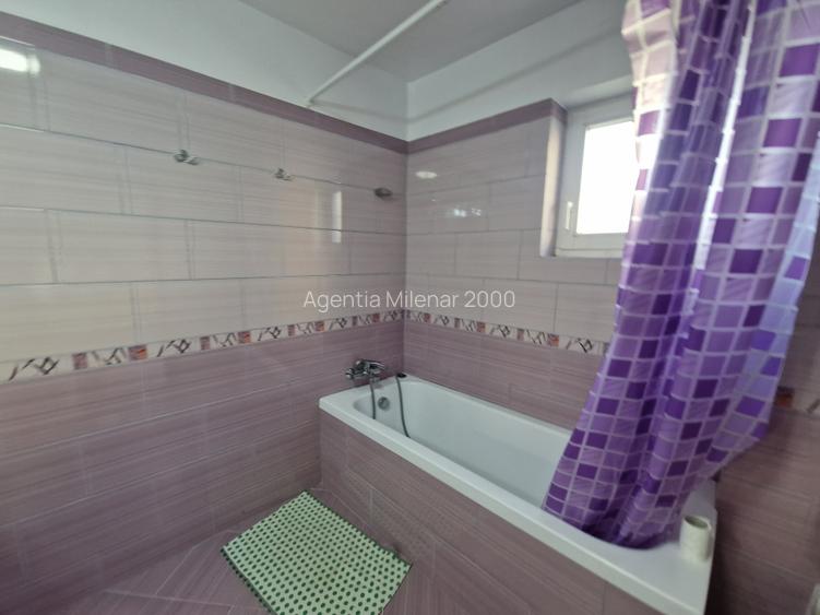pe Calea Bogdaneștilor vecin Hotel - 16