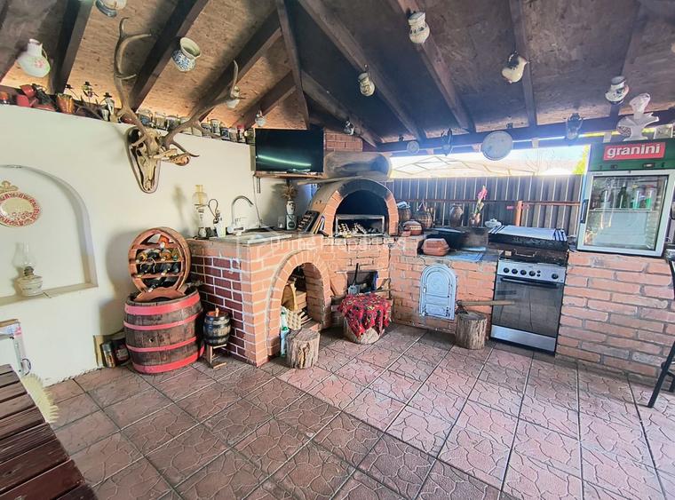 Casa perfectă pentru familie – curte, foișor cu grătar și garaj triplu - 32