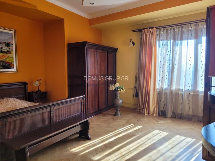 Vând apartament ultracentral 170 mp et 2 - 5