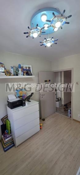 etaj 2, zona Bucovina , 3 camere, 2 bai, - 7