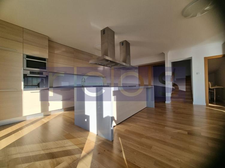 Vanzare penthouse cu view spectaculos in Complex Upground - 17