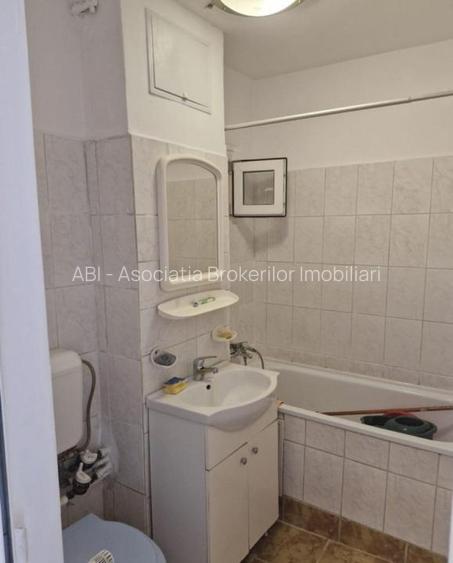 Dristor metrou/Sos Mihai Bravu,garsoniera cf1,bloc 1980/80.000euro - 9