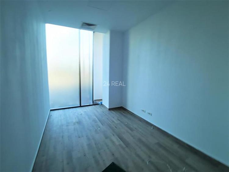 Class A Office Building -  myHive MetrOffice - de la 296 mp - 12