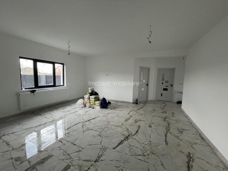 Oportunitate! Casa la sol, 3 camere, teren 420 mp, Valu lui Traian! - 4