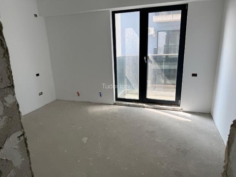 Vând apartament spațios cu 3 camere, situat în stațiunea Mamaia - 4