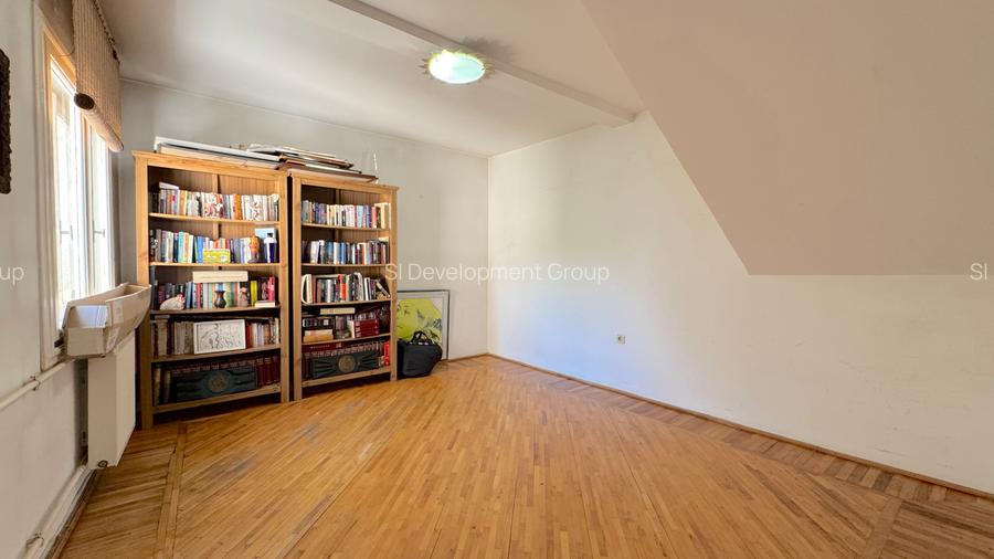 Casa Individuala - 10 Camere - Teren 990 MP - 288 MP utili - Gradina & Anexe - 23