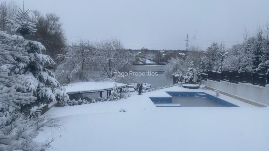 Vilă amplasată pe malul lacului - 19