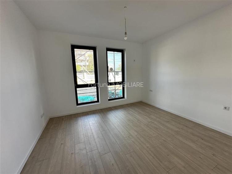 Apartament 3 Camere în bloc finalizat, etaj intermediar, construcție n - 10