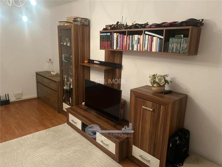 Apartament 3 camere, decomandat, Nicolina 1 - 3