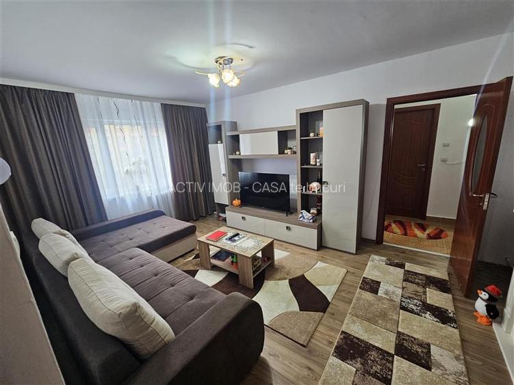 Resita, 3 Cam. Cf. 1, Mobilat+Utilat, Et. 1, Bulevard, Micro 3 - 33
