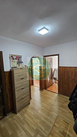 Apartament de vanzare, 3 camere, etaj 1 - 4