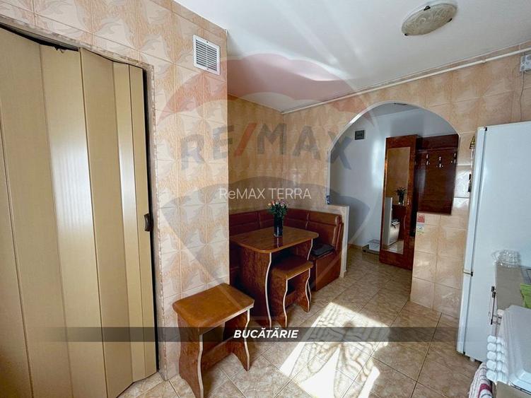 Apartament de închiriat - Petru Rareș - - 7