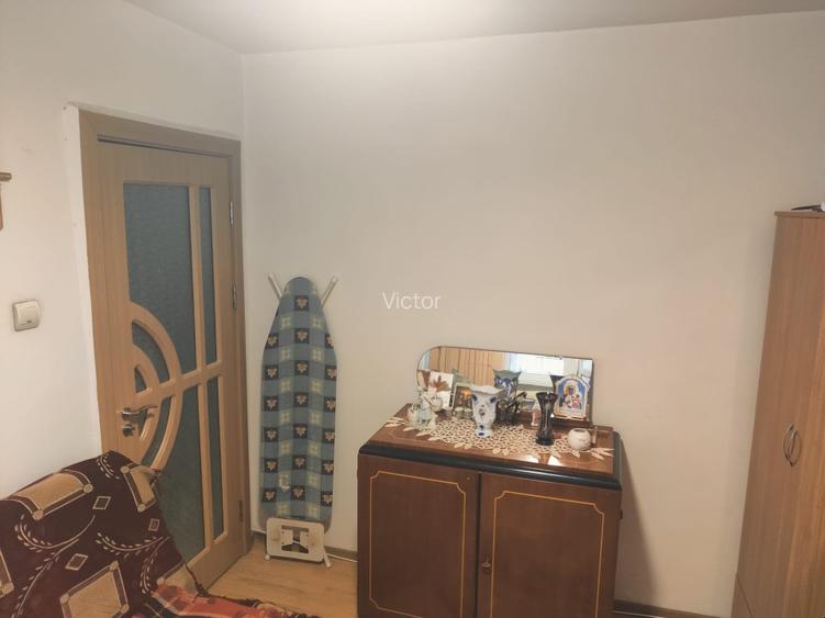 Vand apartament 2 camere decomandat semicentral Roman - 2