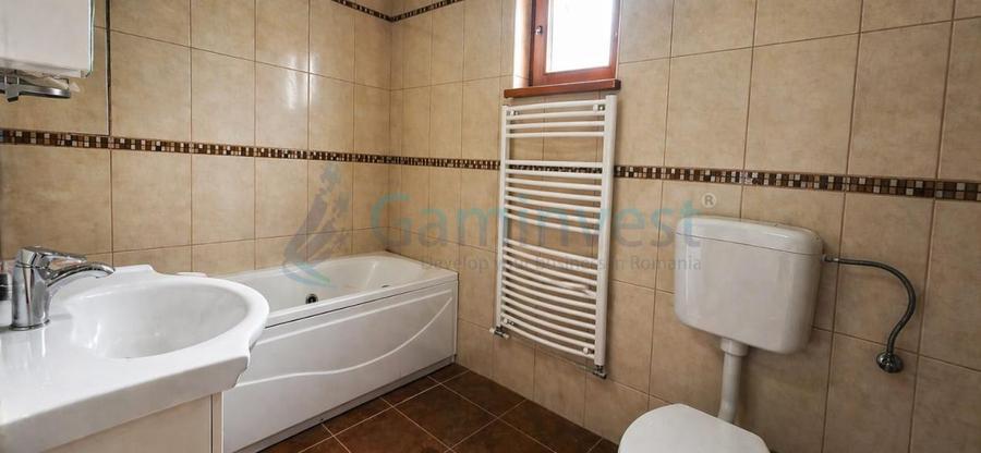 Casa de vanzare la 10 minute de Oradea, Les