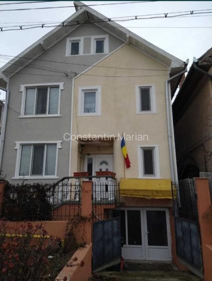 Chirie  Casa  Alba Iulia Cetate  6 incaperi, 4  bai - 4