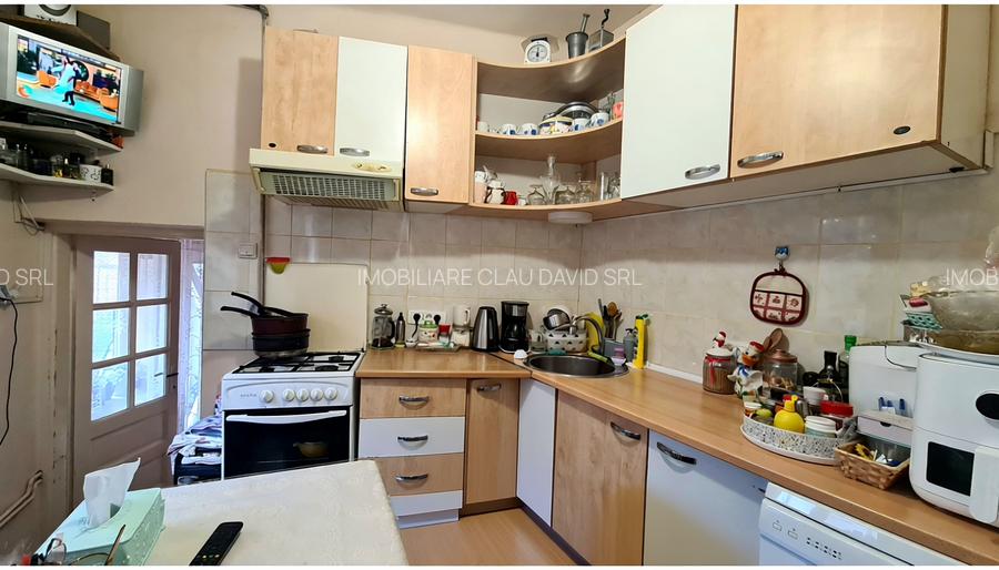 Refugiu cu suflet în inima Scheiului – casă  singur  curte și farmec autentic - 11