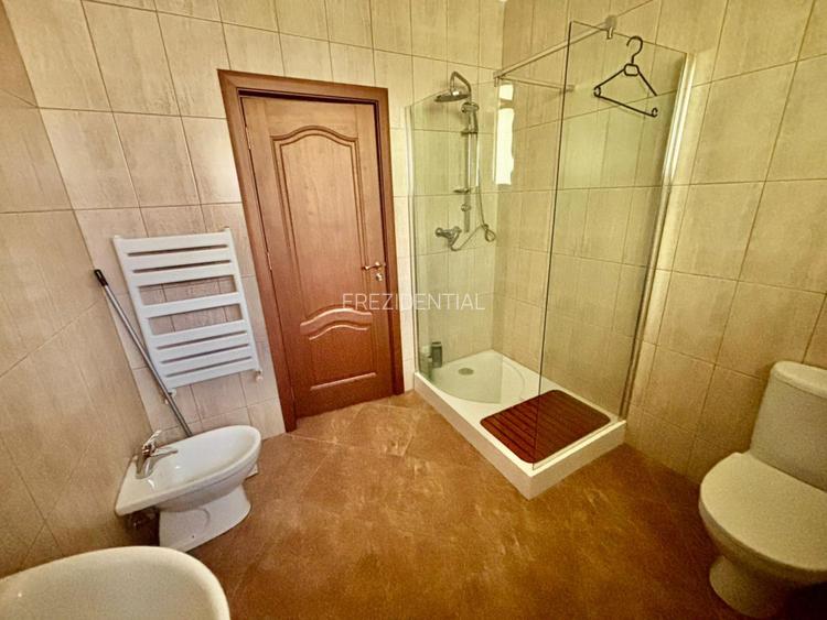 Vila spatioasa -7 camere-vedere panoramica-Azuga - 18