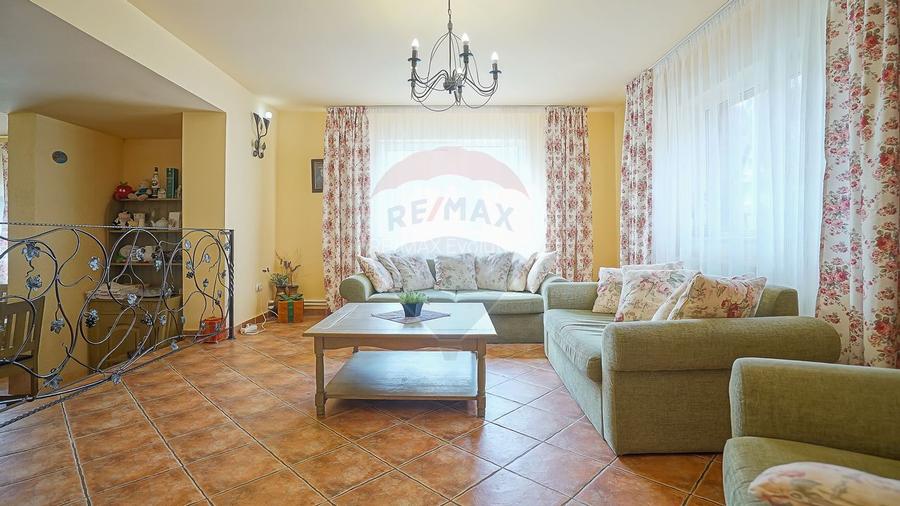 Pensiune de Vanzare in Moieciu de Sus | Comision 0% - 5