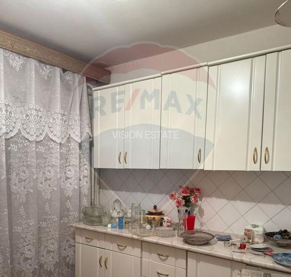 Apartament cu 3 camere de vânzare în zona Central - 2