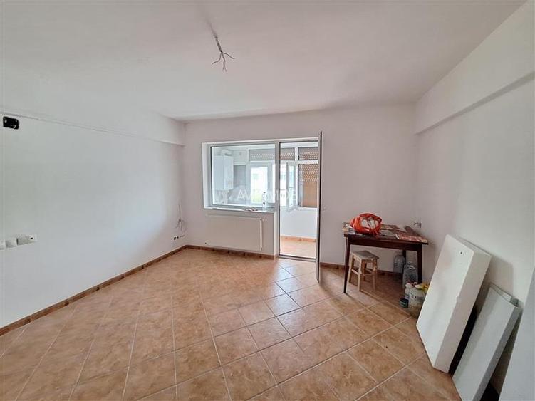 Apartament 4 camere decomandat Milcov-Bacau - 2