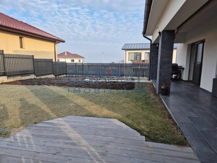 Casa ultrafinisata, garaj, panouri fotovoltaice - 5