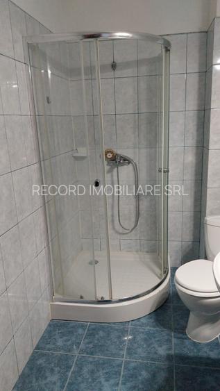 Inchiriere apartament decomandat 2 camere, parcare, et.1 str.Florilor Floresti - 8