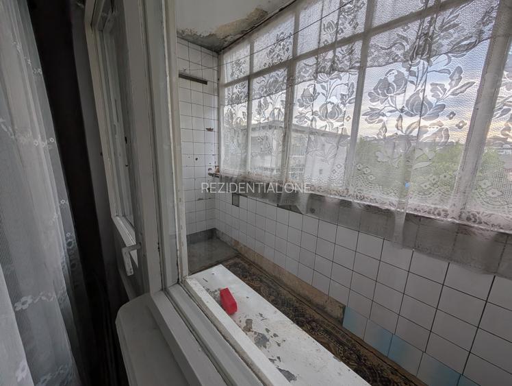 Bucovinei-Lizuca- 3 camere- bloc din 1982 - 12