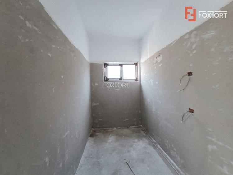 Duplex 4 camere 140 mp utili, toate utilitatile, la asfalt in Giroc - V7800 - 12