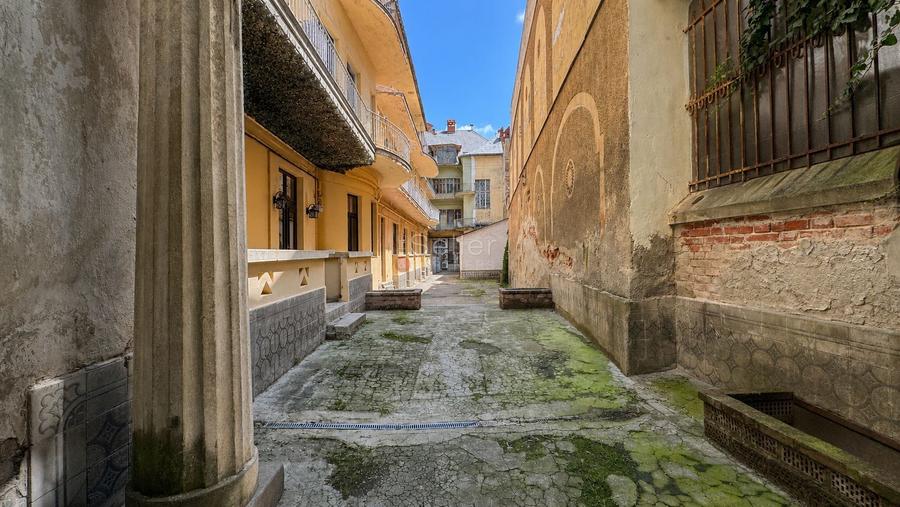 Proprietate cu Farmec Istoric | Potential Rezidential si Investitional