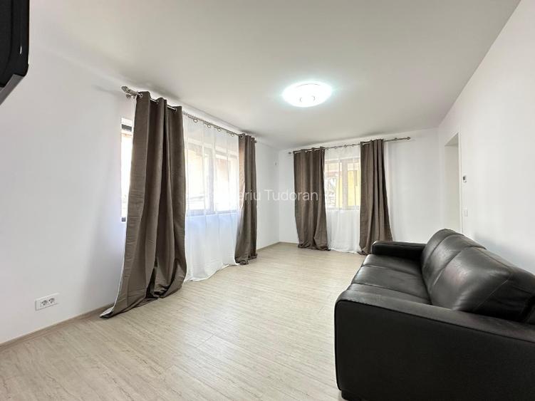Vilă 6 camere complet renovata, disponibilă imediat, pret 269000 euro  URGENT - 3