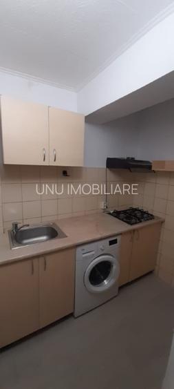 Garsoniera - zona Podu Ros - spate Gara Internationala - 2