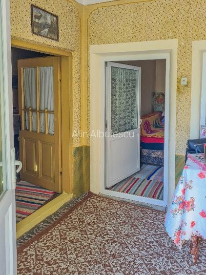 Teren intravilan 2100mp + casa + anexe 29.000 euro - 8