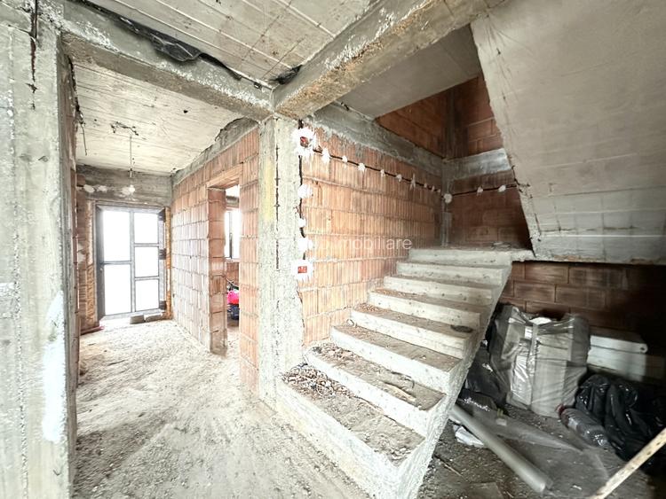 Duplex la roșu, 5 camere, 127 mp utili 305 mp teren - Dumbravita - 11