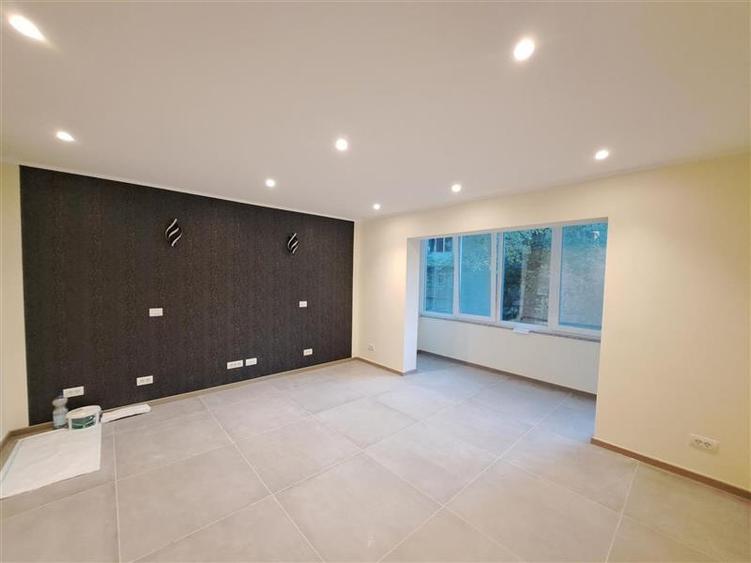 3 CAMERE, DECOMANDAT, 2 BAI, RENOVAT COMPLET, COMPLEXUL STUDENTESC!