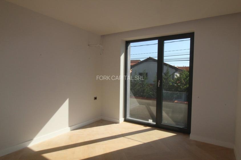 Cambridge School, 4 camere 3 bai 2 terase mari 2 locuri de parcare. Erou Iancu N - 9