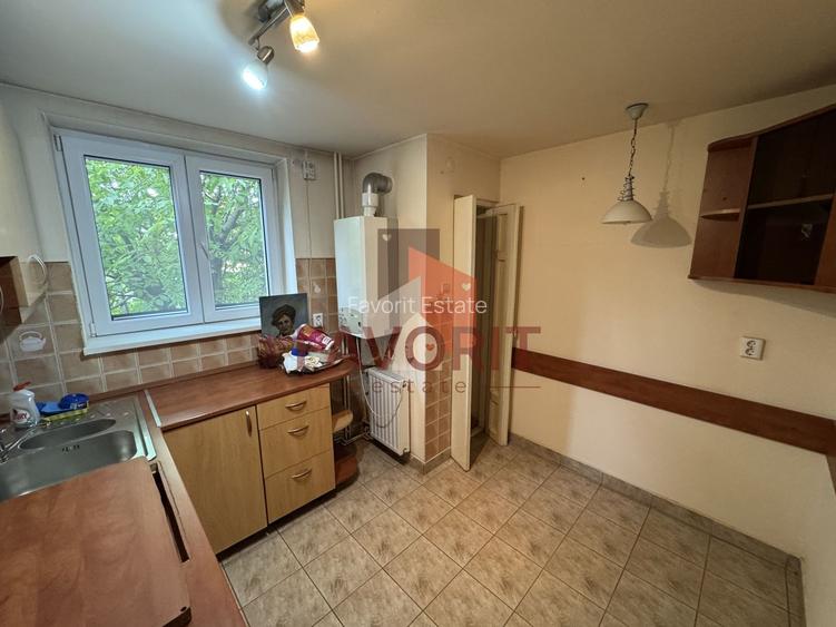 Etaj 2. La 400 m de Opera. Disponibil imediat. Centrala proprie - 6