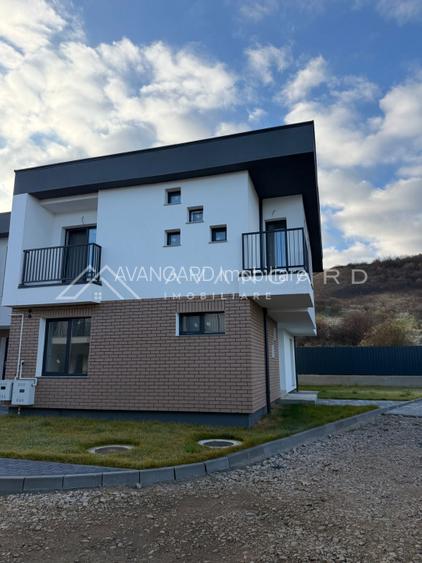 Case cuplate moderne in cartier privat – confort si intimitate garantate - 5