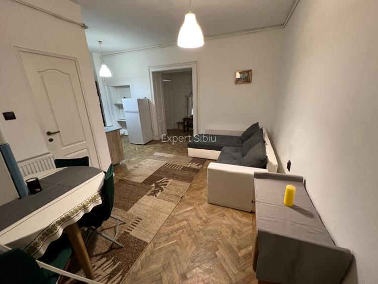 De închiriat apartament 3 camere la casă – Ultracentral, Str. Turnului - 2