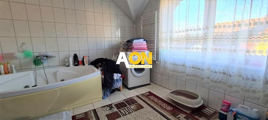 Casa pentru 2 familii, 7 Camere, 2 Garaje, 1500MP Teren - 27