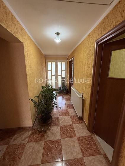Vila construită in 2010 - P+1+pod - S=236 mp și curte 238 mp Campina! - 28