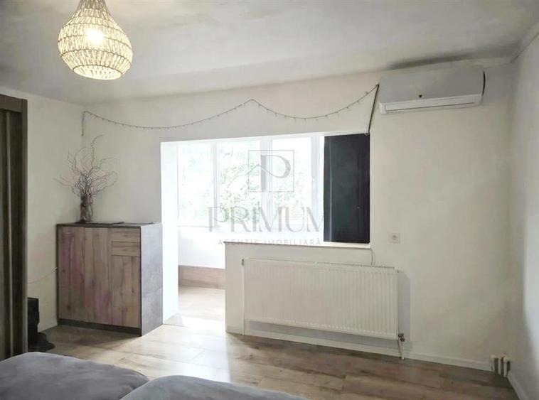 COMPLEX STUDENTESC - 3CAM - SPATIOS - CENTRALA/AC - RENOVAT - POZITIE EXCELENTA - 3