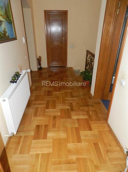 Casa de vanzare, 6 camere, teren 900 mp, Europa - 16