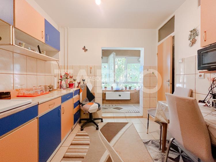 Vanzare apartament cu 2 camere decomandate cartierul Intre Lacuri - 2