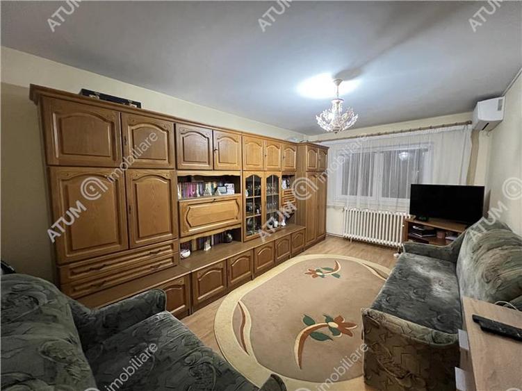Apartament cu 2 camere decomandate si pivnita zona Terezian din Sibiu