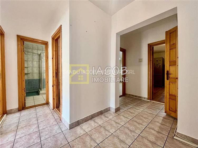 Apartament cu 3 camere de inchiriat, Comanesti, jud. Bacau - 7