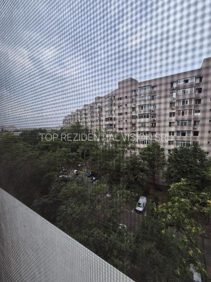 AP. 2CAM. ET.6/10 - AUCHAN TITAN,IRIS MALL / STR. JEAN STERIADI! - 9