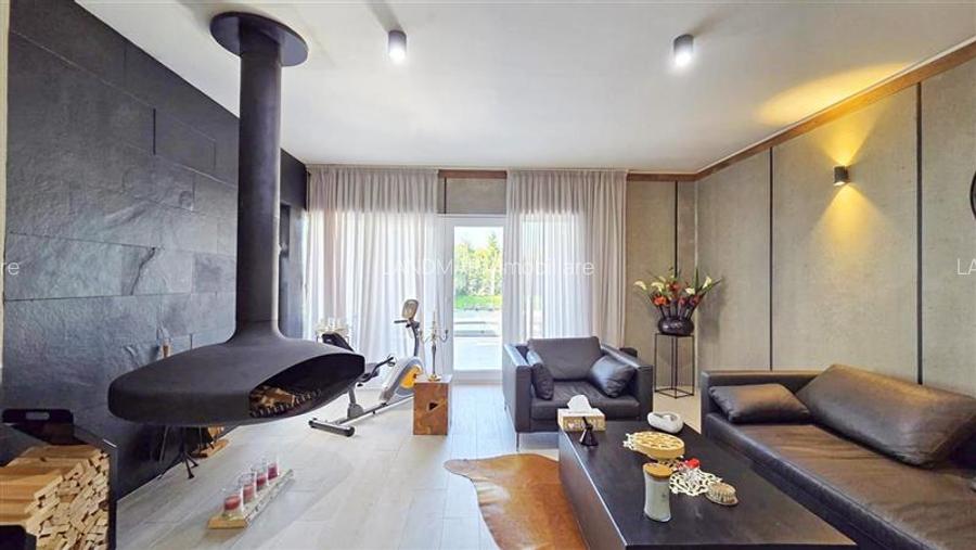 VILA PE PARTER SUPERBA MOBILATA / UTILATA CU PISICINA SI TEREN GENEROS - 12