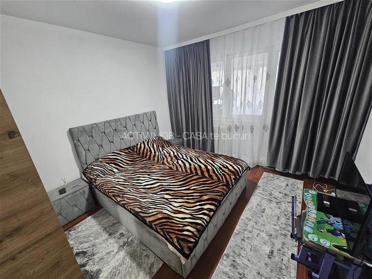 Resita, 3 Cam. Cf. 1, Mobilat+Utilat, Et. 1, Bulevard, Micro 3 - 4